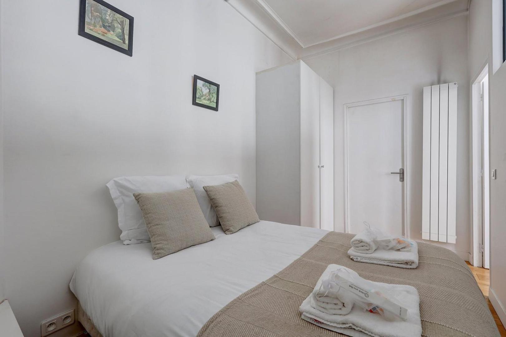 338 Montmartre - Superb In * Parijs