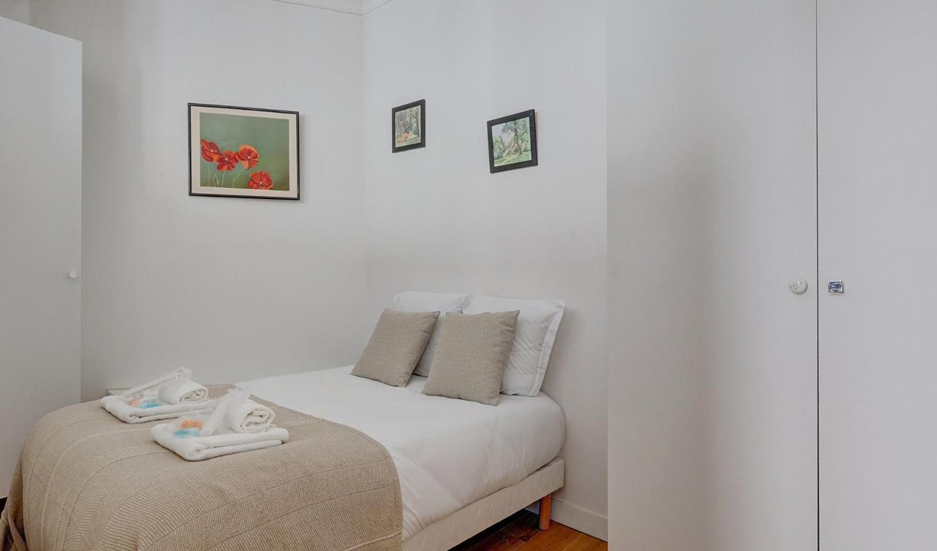 338 Montmartre - Superb In Parijs